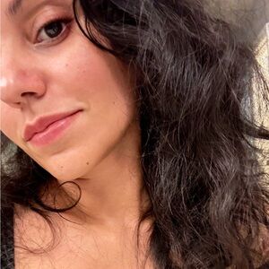 Meet your Posher, Priscila